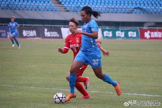 艾克森退役 他是中国足球金元时代和归化浪潮的见证者